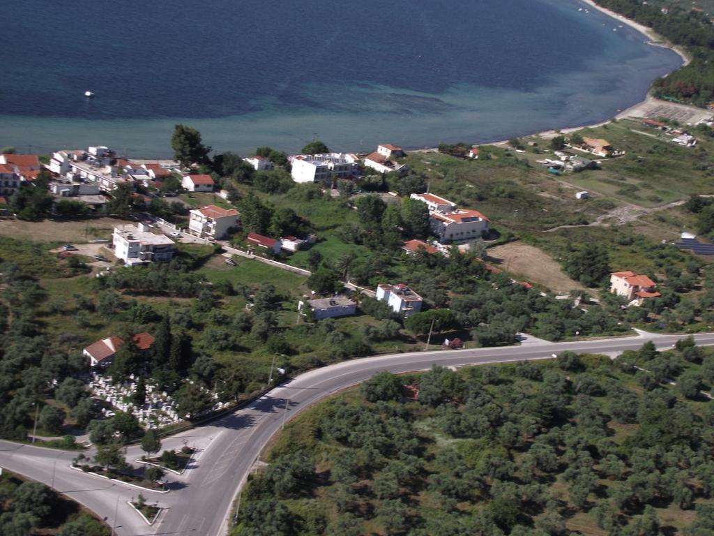 Pension Lakis Prínos Exteriör bild